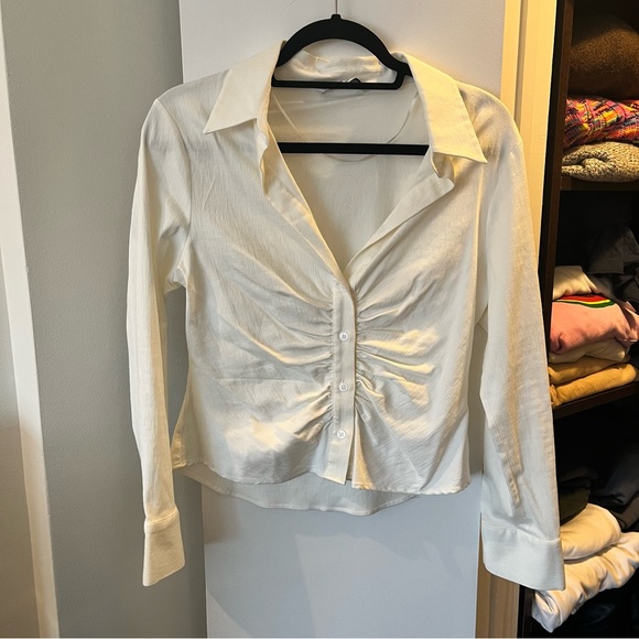Zara ruched cropped button down size large - Picture 3 of 3
